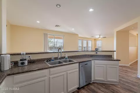 4836 E Desert Thorn Dr, Tucson, AZ 85756 photo 14