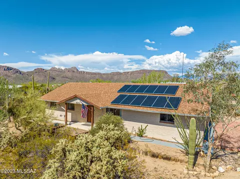 6200 N Tula Ln, Tucson, AZ 85743