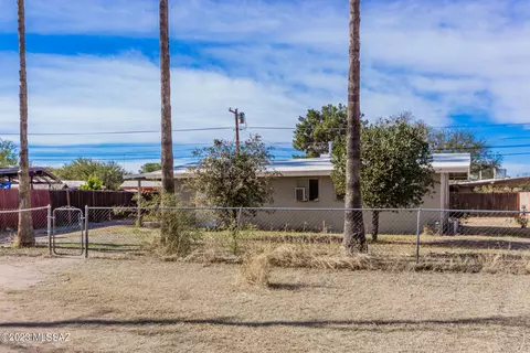 2122 S Mcfee Ave, Tucson, AZ 85713 photo 2