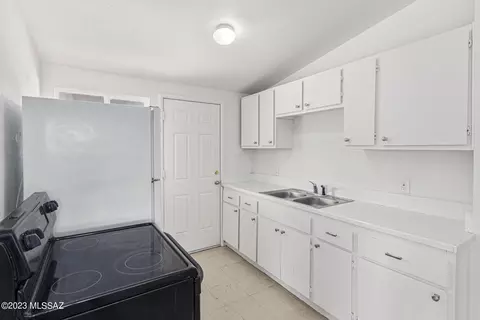 2122 S Mcfee Ave, Tucson, AZ 85713 photo 11