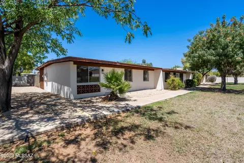3825 S Palm Side Dr, Tucson, AZ 85730