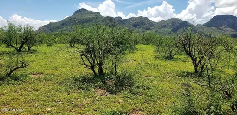 14 Whitetail Ln, Tubac, AZ 85646
