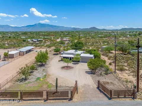 9893 S Spider Rock Rd, Vail, AZ 85641