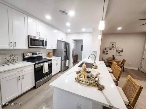 2038 E River Rd #105, Tucson, AZ 85718