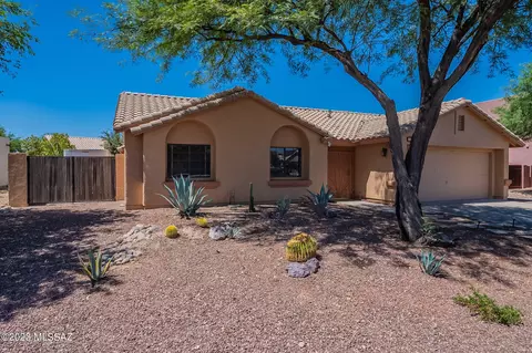 8943 N Palm Brook Dr, Tucson, AZ 85743