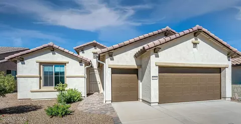 473 N Rolling Thunder Dr, Green Valley, AZ 85614
