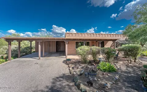 215 W Paseo Escondido, Green Valley, AZ 85614