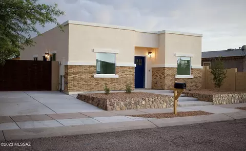 750 E Calle Bayona, Tucson, AZ 85706