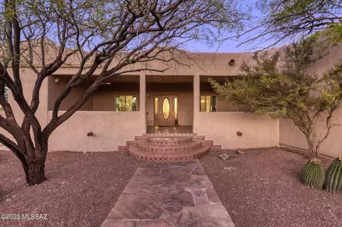 7671 S Coyote Creek Trl, Tucson, AZ 85747