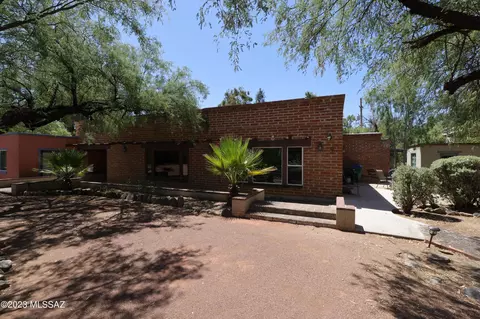 10700 E Tanque Verde Rd, Tucson, AZ 85749