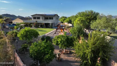 7801 W Sourwood Ct, Tucson, AZ 85743