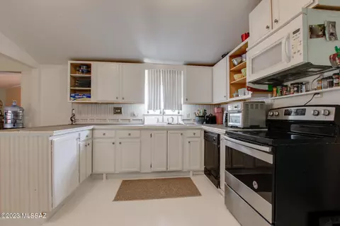 9821 N El Uno Minor, Tucson, AZ 85743