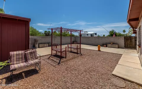 9461 E Deer Trl, Tucson, AZ 85710 photo 32