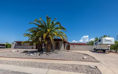 9461 E Deer Trl, Tucson, AZ 85710