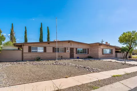 8610 E Shiloh St, Tucson, AZ 85710