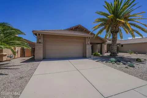 2294 Avenida Del Petalo, Green Valley, AZ 85614