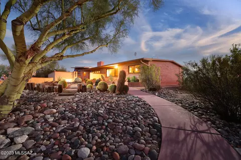 5372 N Via Alcalde, Tucson, AZ 85718