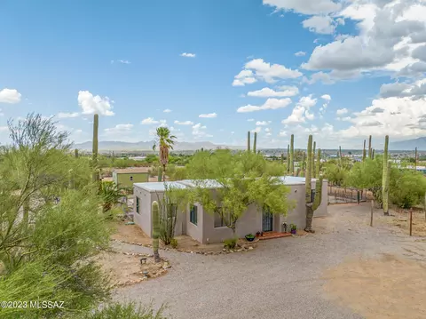 6450 W Hot Sand Dr, Tucson, AZ 85743