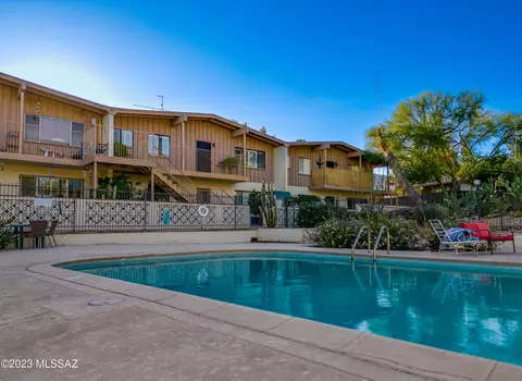 5901 N Oracle Rd #25, Tucson, AZ 85704