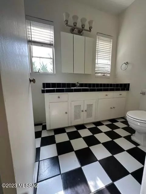 2130 E 10th St, Tucson, AZ 85719 photo 8