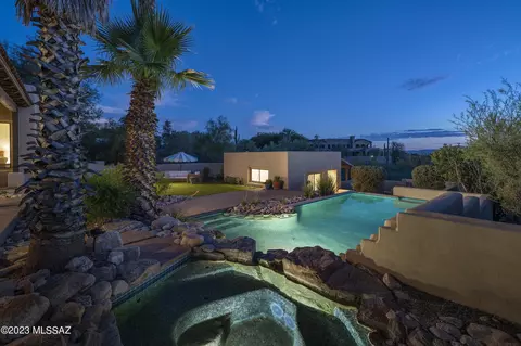 5310 N Corte Puesta Del Sol, Tucson, AZ 85718