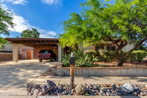 9038 E 2nd Pl, Tucson, AZ 85710