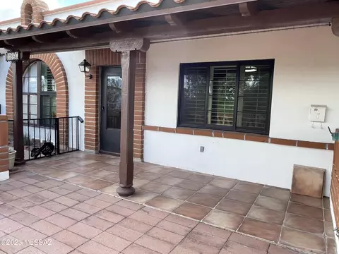 386 S Paseo Quinta #C, Green Valley, AZ 85614
