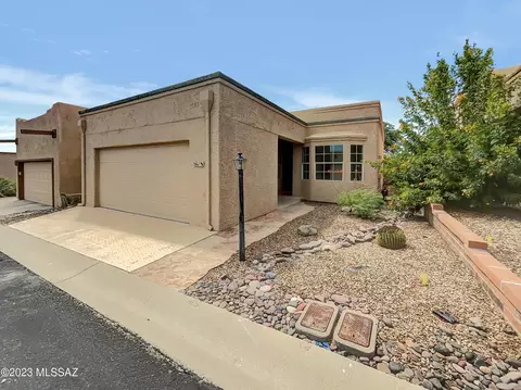 561 W Parkwood Ct, Green Valley, AZ 85614