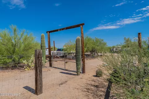 11770 W Triple J Way, Tucson, AZ 85743