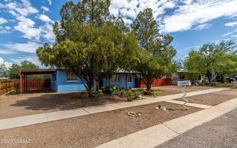 4625 E 13th St, Tucson, AZ 85711 photo 2