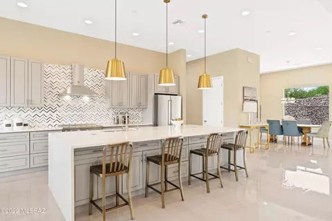 10175 N La Cholla Blvd, Oro Valley, AZ 85742