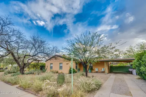 1815 N Desmond Ln, Tucson, AZ 85712