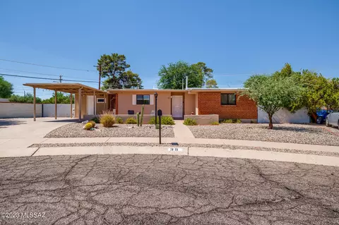 35 N Avenida De La Madero, Tucson, AZ 85710