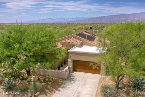 10557 S Coyote Melon Loop, Vail, AZ 85641 photo 2