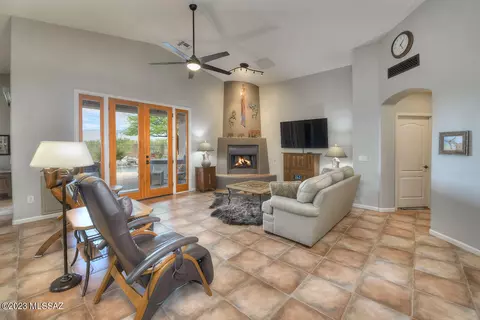 10557 S Coyote Melon Loop, Vail, AZ 85641 photo 6