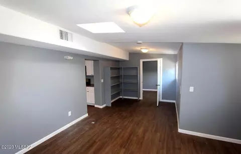 125 E Roger Rd, Tucson, AZ 85705 photo 4