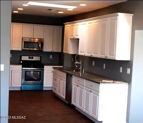 125 E Roger Rd, Tucson, AZ 85705 photo 2