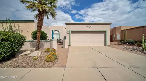 2215 S Cliff Dr, Green Valley, AZ 85614