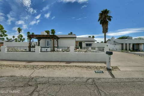 2701 S Black Moon Dr, Tucson, AZ 85730