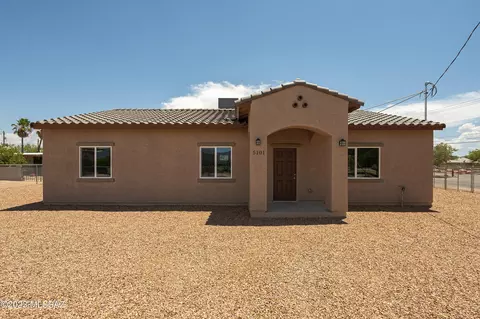 5101 S Missiondale Rd, Tucson, AZ 85706