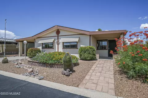284 W Rosa Dr, Green Valley, AZ 85614