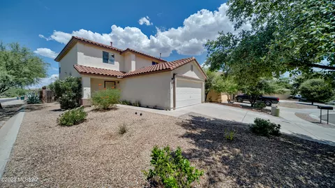 778 W Flaming Arrow Dr, Green Valley, AZ 85614