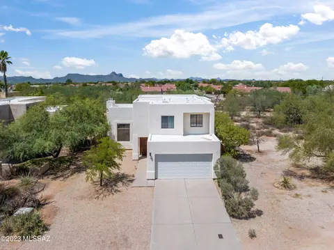 8731 N Hopdown Ave, Tucson, AZ 85742