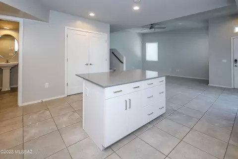 834 E Millenium Ct, Tucson, AZ 85719 photo 9