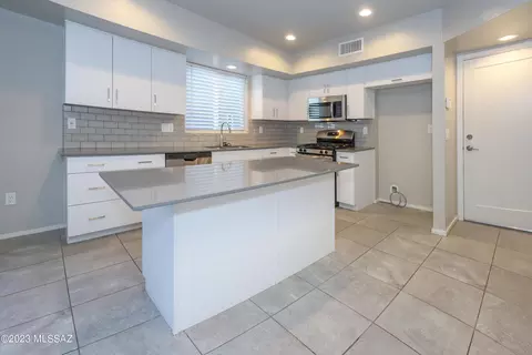 834 E Millenium Ct, Tucson, AZ 85719 photo 5