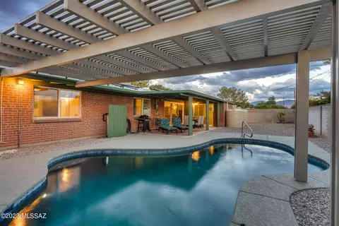 7254 E Princeton Dr, Tucson, AZ 85710