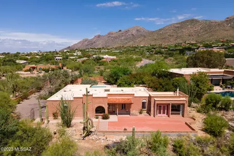 6942 N Table Mountain Rd, Tucson, AZ 85718