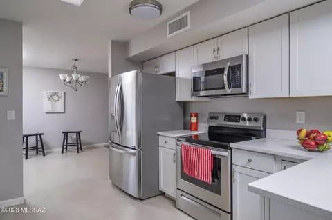 8925 E 25th St, Tucson, AZ 85710 photo 2