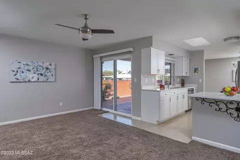 8925 E 25th St, Tucson, AZ 85710 photo 4
