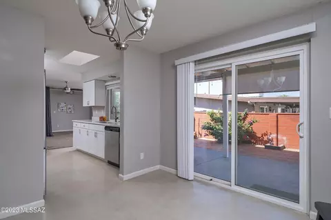 8925 E 25th St, Tucson, AZ 85710 photo 3